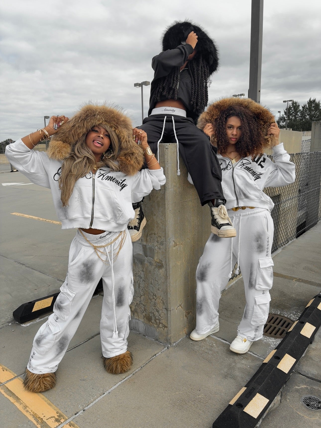 (WHITE)Adore Amenity ZipUp